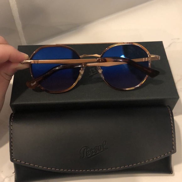 Brand new Persol sunglasses (come with box) - Picture 3 of 6